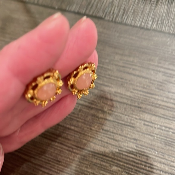 Vintage Avon Genuine Rose Quartz Earrings - Picture 7 of 15